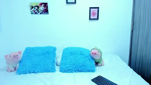 Agataowens online show from October 22, 2025, 12:32 am