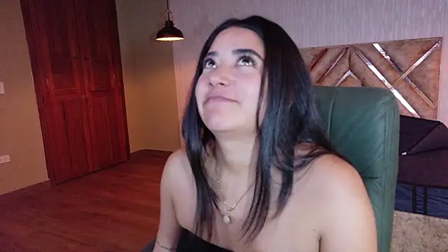 Susy thomson online show from October 26, 2025, 3:40 am