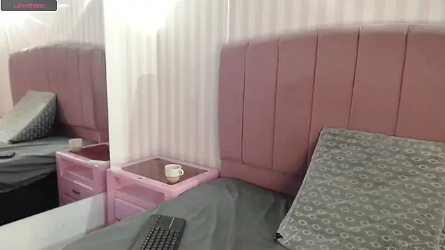 Susy thomson online show from February 6, 2025, 10:21 pm