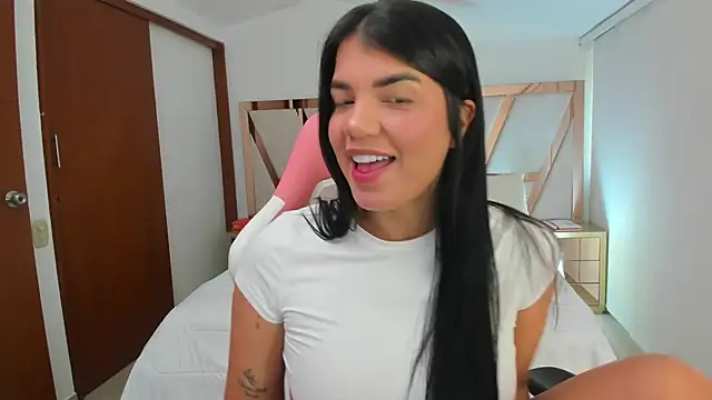 Snapshot of emma_lopes chatting on April 20, 2026, 10:00 pm emma lopes online show from April 20, 2026, 10:00 pm