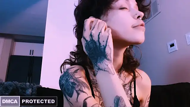 NaughtyLittleFox online show from November 21, 2025, 3:16 am