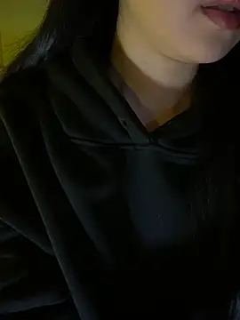 minmin2kk5 online show from January 14, 2026, 3:37 pm