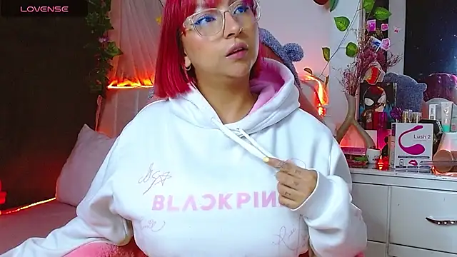 Littlerouse  online show from November 12, 2025, 11:41 pm