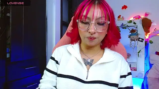 Littlerouse  online show from February 10, 2026, 6:34 am