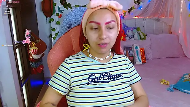 Snapshot of Littlerouse_ chatting on June 11, 2026, 8:28 pm Littlerouse online show from June 11, 2026, 8:28 pm