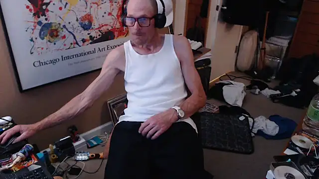 Richard Dixon online show from April 12, 2026, 8:17 am