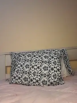 Snapshot of Freya_004 chatting on September 24, 2025, 7:48 am Freya 004 online show from September 24, 2025, 7:48 am