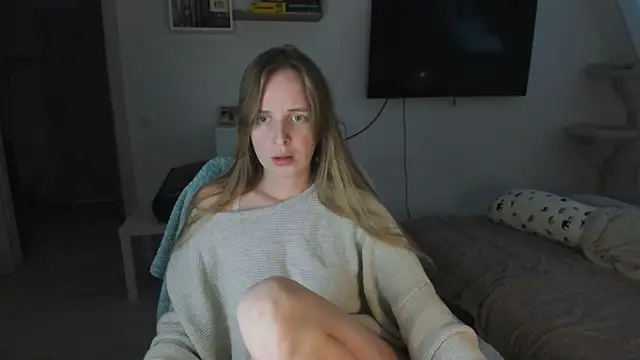 violet blue eyes online show from November 10, 2025, 1:38 pm