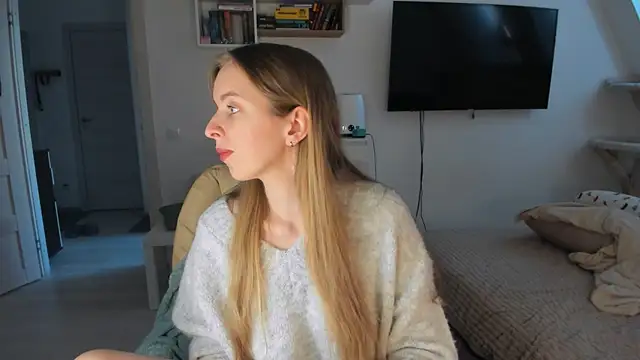 violet blue eyes online show from October 8, 2025, 7:21 am