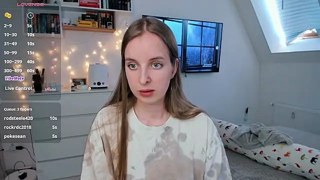 violet blue eyes online show from March 6, 2026, 12:44 pm