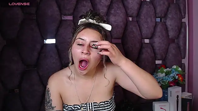 Snapshot of celeste_blue69 chatting on February 9, 2025, 7:48 am celeste blue69 online show from February 9, 2025, 7:48 am