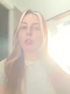 Snapshot of Livewithlucy chatting on March 4, 2025, 3:37 pm Livewithlucy online show from March 4, 2025, 3:37 pm