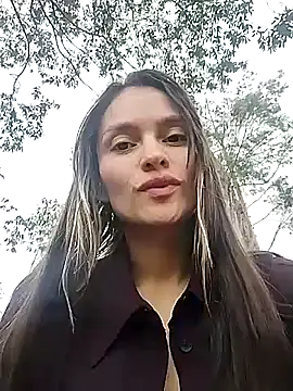 Snapshot of manu_lara chatting on September 17, 2025, 6:10 pm manu lara online show from September 17, 2025, 6:10 pm