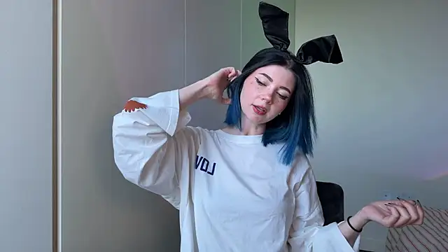  vixenp online show from April 2, 2026, 6:14 pm