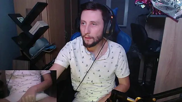 Snapshot of MikeyLevinePH chatting on October 5, 2025, 7:26 pm MikeyLevinePH online show from October 5, 2025, 7:26 pm