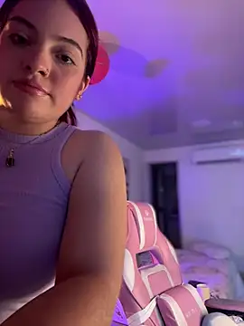 Snapshot of Chloee_Evans1 chatting on February 23, 2025, 9:16 pm Chloee Evans1 online show from February 23, 2025, 9:16 pm