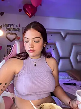 Snapshot of Chloee_Evans1 chatting on February 23, 2025, 6:12 pm Chloee Evans1 online show from February 23, 2025, 6:12 pm