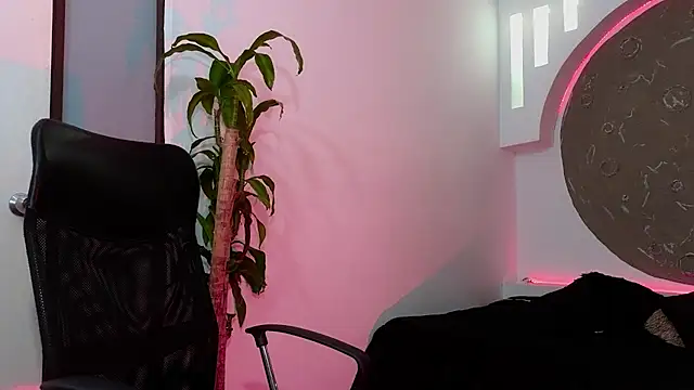 Snapshot of Tatianabr_01 chatting on January 12, 2026, 2:18 am Tatianabr 01 online show from January 12, 2026, 2:18 am