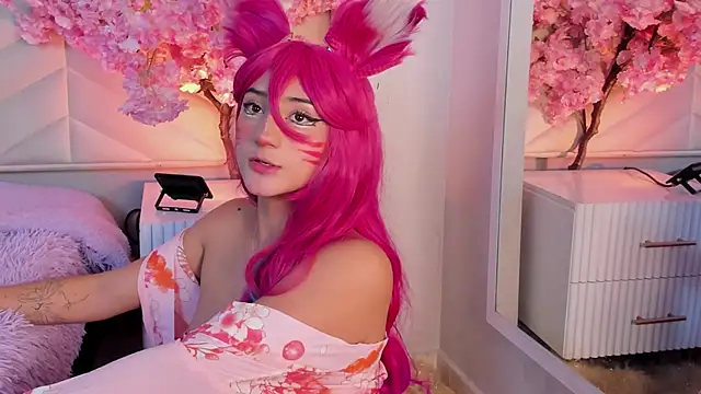 miia  baker online show from October 3, 2025, 12:17 pm