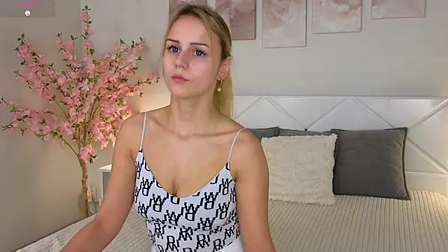 Wendy D0ll online show from March 3, 2025, 9:15 pm