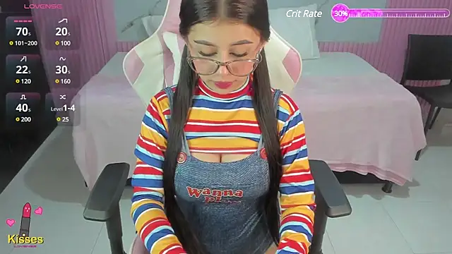 Snapshot of Yuli_16 chatting on March 17, 2025, 12:04 pm Yuli 16 online show from March 17, 2025, 12:04 pm