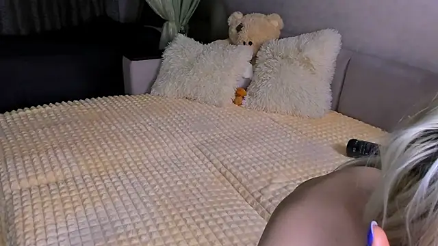 Sweeet Barbie online show from November 22, 2025, 3:33 pm