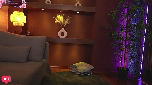 JustinneJade online show from March 3, 2025, 9:24 am