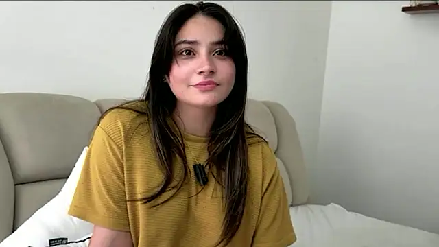 Snapshot of demieliss chatting on April 16, 2026, 8:48 am demieliss online show from April 16, 2026, 8:48 am