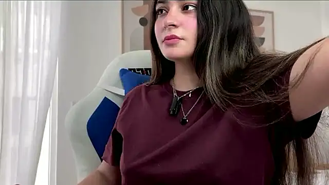 Snapshot of demieliss chatting on March 18, 2026, 9:45 am demieliss online show from March 18, 2026, 9:45 am