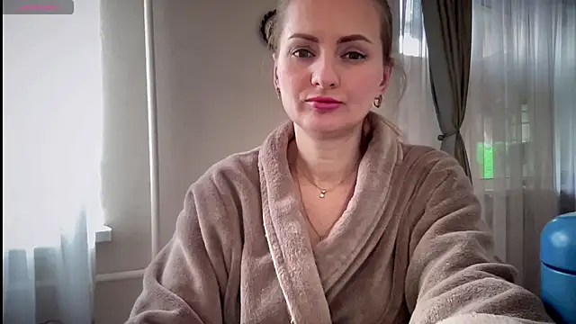 Snapshot of Viola_sweet chatting on February 17, 2025, 1:00 pm Viola sweet online show from February 17, 2025, 1:00 pm