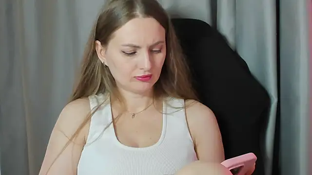 Snapshot of Viola_sweet chatting on April 8, 2026, 9:11 am Viola sweet online show from April 8, 2026, 9:11 am