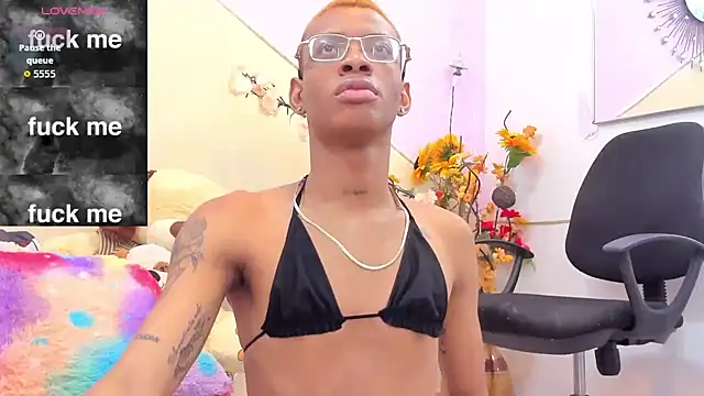 Tiffany Valentine15 online show from September 26, 2025, 12:23 pm