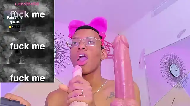 Tiffany Valentine15 online show from November 2, 2025, 6:46 pm