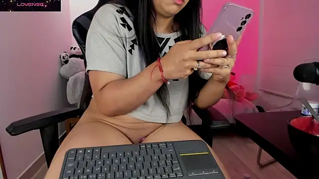 Biancastrongg online show from February 17, 2026, 4:54 am