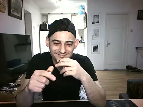 mihaimichael online show from May 4, 2026, 8:33 pm