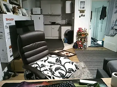 mihaimichael online show from October 17, 2025, 11:56 am