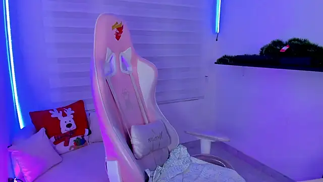 keyla roberts777 online show from November 21, 2025, 7:57 pm