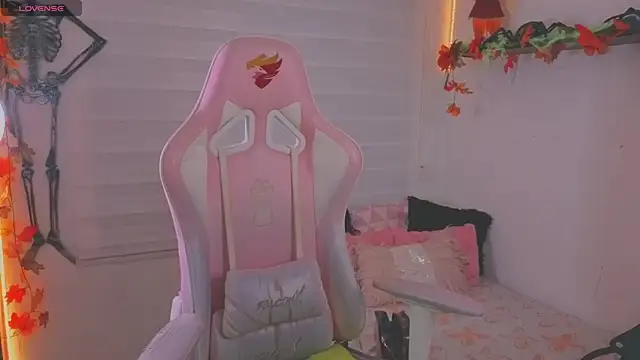 keyla roberts777 online show from October 28, 2025, 11:03 pm