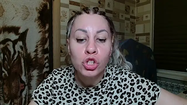 TherestlessKitty online show from July 16, 2026, 10:18 pm