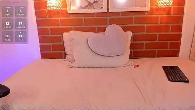 Snapshot of IsabelaSantana chatting on March 12, 2025, 3:24 am IsabelaSantana online show from March 12, 2025, 3:24 am