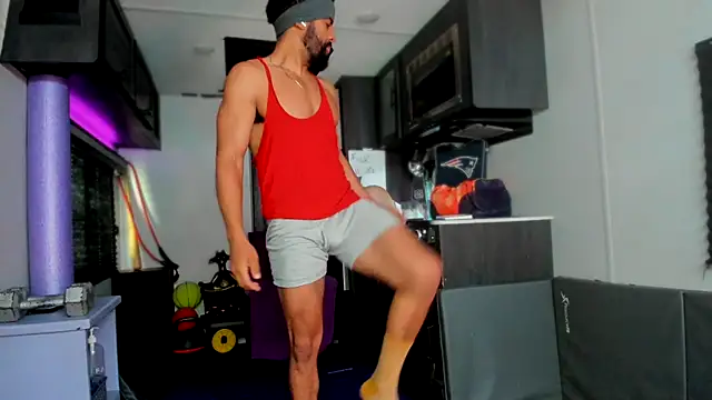 Snapshot of DirtyDrizzy chatting on February 5, 2026, 2:24 pm DirtyDrizzy online show from February 5, 2026, 2:24 pm