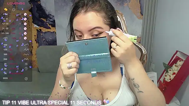 Snapshot of Cristal_v_1 chatting on March 19, 2025, 9:17 am Cristal v 1 online show from March 19, 2025, 9:17 am