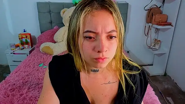 Snapshot of Cristal_v_1 chatting on January 10, 2026, 5:03 am Cristal v 1 online show from January 10, 2026, 5:03 am