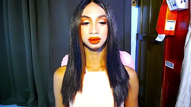 Snapshot of PrettyLatiina chatting on November 1, 2025, 9:58 am PrettyLatiina online show from November 1, 2025, 9:58 am