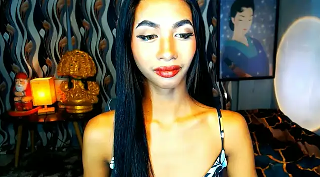 Snapshot of PrettyLatiina chatting on December 10, 2024, 7:00 pm PrettyLatiina online show from December 10, 2024, 7:00 pm