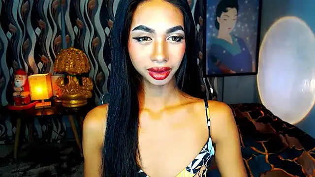 Snapshot of PrettyLatiina chatting on December 14, 2024, 2:21 pm PrettyLatiina online show from December 14, 2024, 2:21 pm