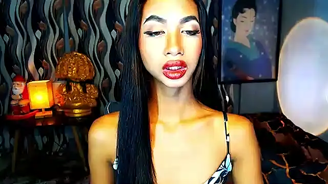 Snapshot of PrettyLatiina chatting on December 18, 2024, 7:19 pm PrettyLatiina online show from December 18, 2024, 7:19 pm