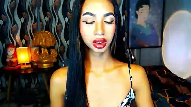 Snapshot of PrettyLatiina chatting on December 8, 2024, 7:00 pm PrettyLatiina online show from December 8, 2024, 7:00 pm