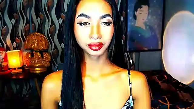 Snapshot of PrettyLatiina chatting on December 19, 2024, 2:13 pm PrettyLatiina online show from December 19, 2024, 2:13 pm