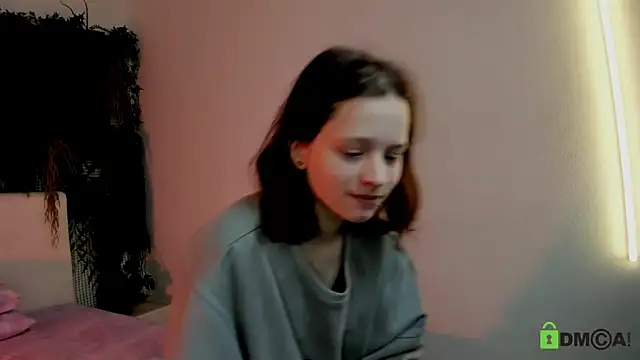 Alina Mills online show from November 30, 2025, 9:54 am